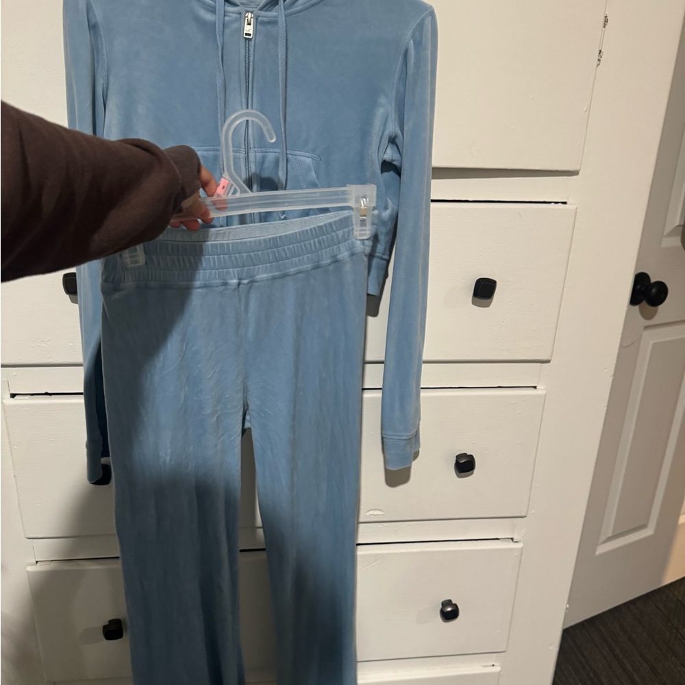 Hollister set